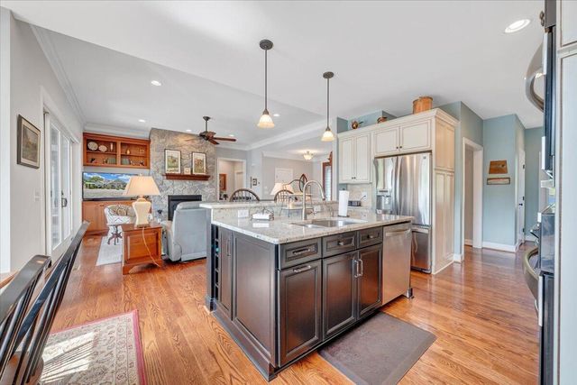 65 BACKCOVE DR, Moneta, VA 24121