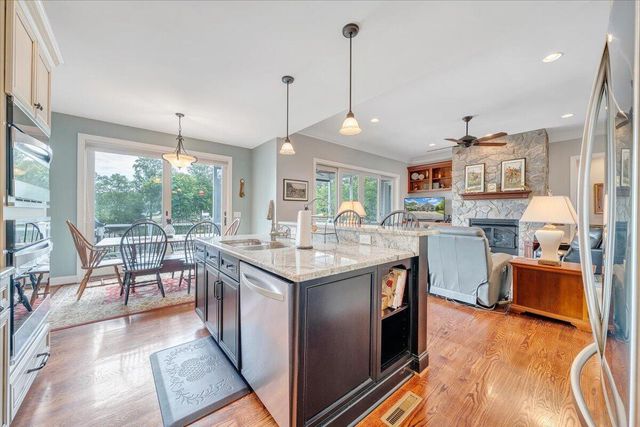 65 BACKCOVE DR, Moneta, VA 24121
