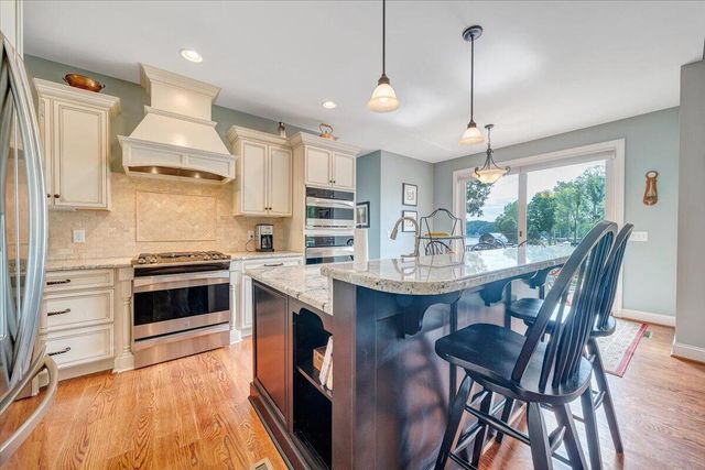 65 BACKCOVE DR, Moneta, VA 24121