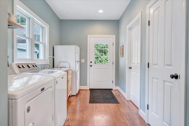 65 BACKCOVE DR, Moneta, VA 24121