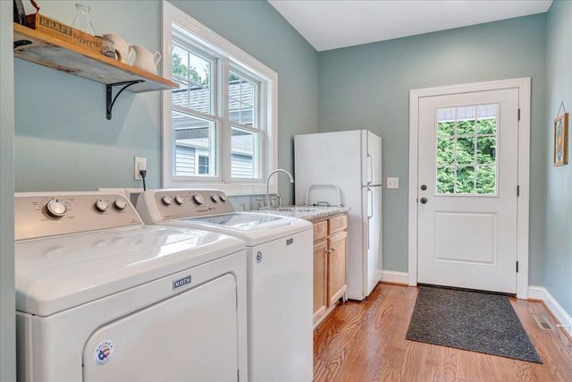 65 BACKCOVE DR, Moneta, VA 24121