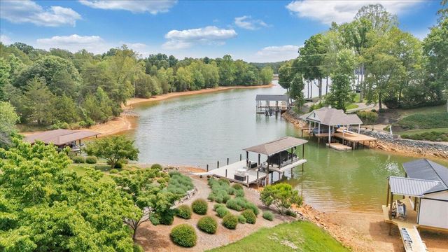65 BACKCOVE DR, Moneta, VA 24121