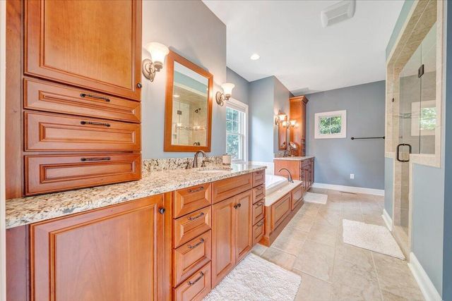 65 BACKCOVE DR, Moneta, VA 24121