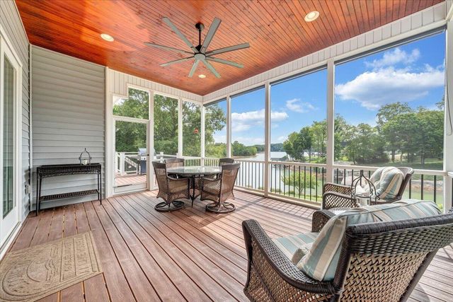 65 BACKCOVE DR, Moneta, VA 24121