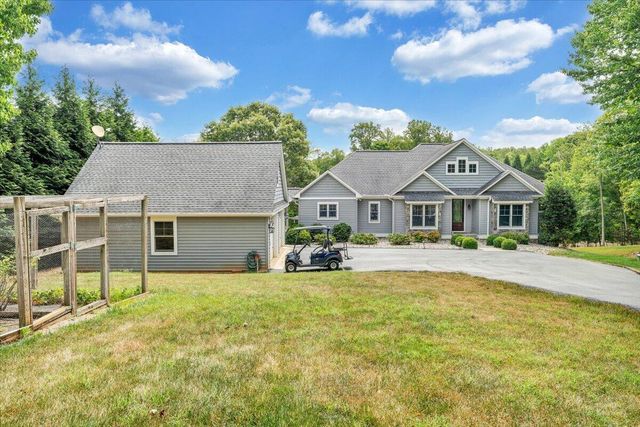 65 BACKCOVE DR, Moneta, VA 24121
