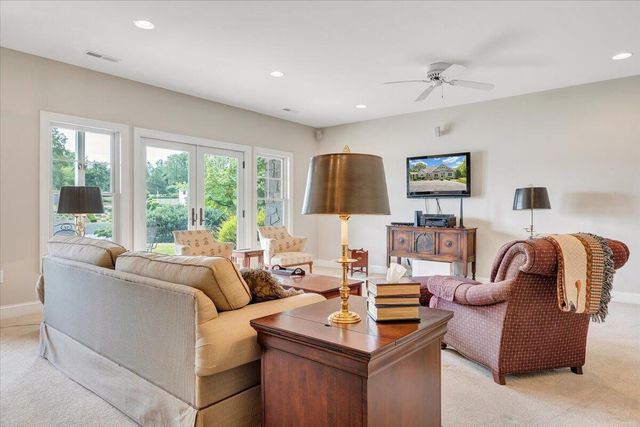 65 BACKCOVE DR, Moneta, VA 24121