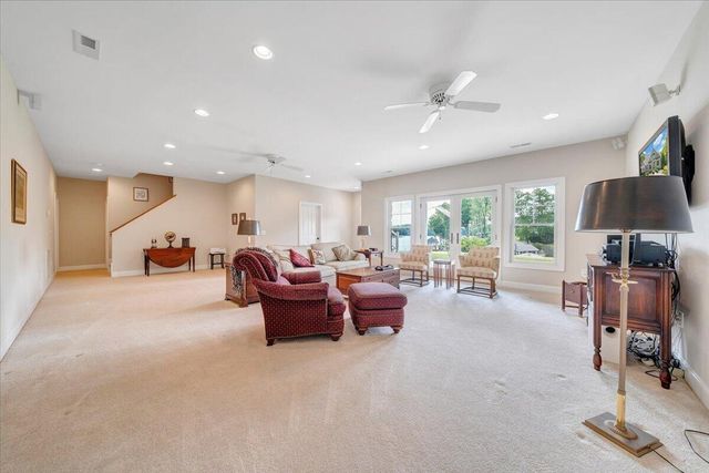 65 BACKCOVE DR, Moneta, VA 24121