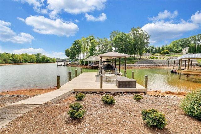 65 BACKCOVE DR, Moneta, VA 24121