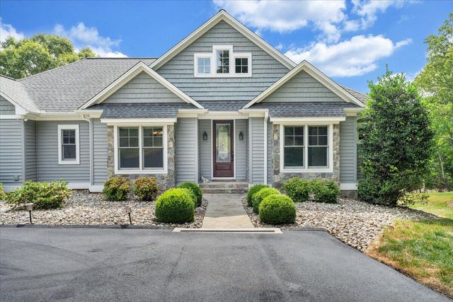 65 BACKCOVE DR, Moneta, VA 24121
