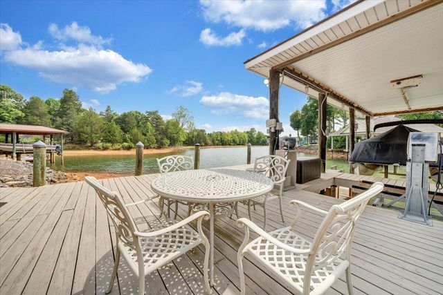 65 BACKCOVE DR, Moneta, VA 24121