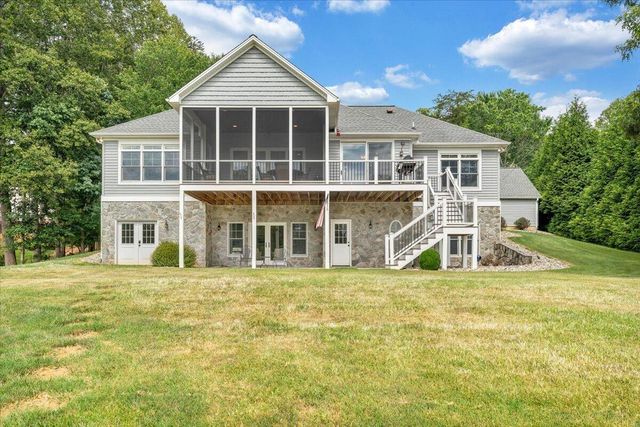 65 BACKCOVE DR, Moneta, VA 24121