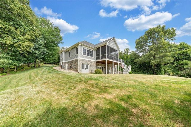 65 BACKCOVE DR, Moneta, VA 24121