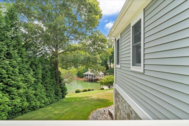 65 BACKCOVE DR, Moneta, VA 24121