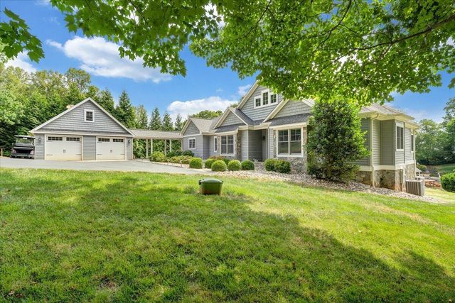 65 BACKCOVE DR, Moneta, VA 24121
