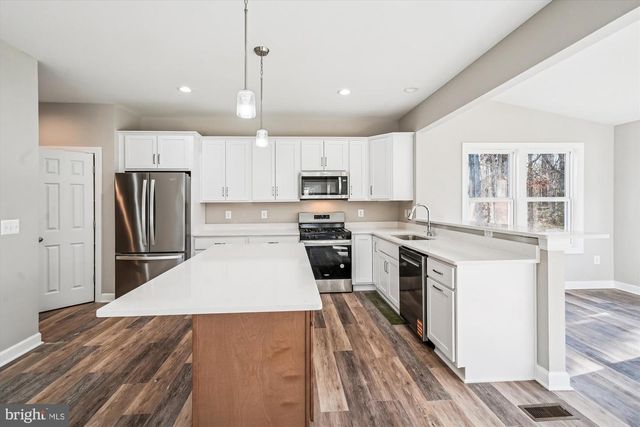 292 COLEBROOK RD, Fredericksburg, VA 22405