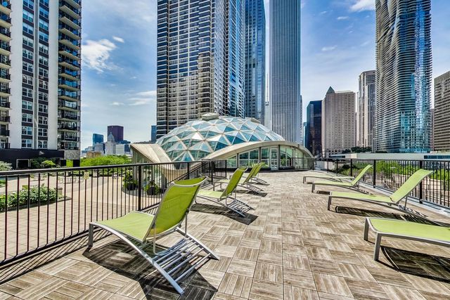 400 E RANDOLPH Street 1621, Chicago, IL 60601