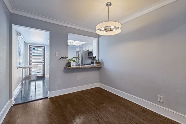 10207 Regal Oaks Drive 210, Dallas, TX 75230