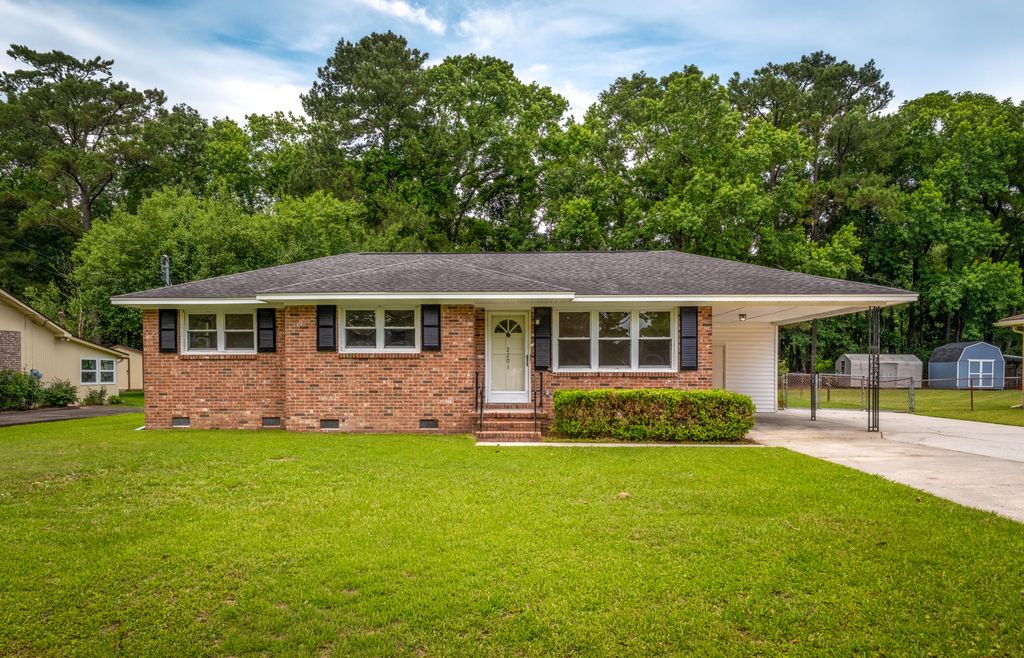 2201 Pinehurst Avenue, Charleston, SC 29414
