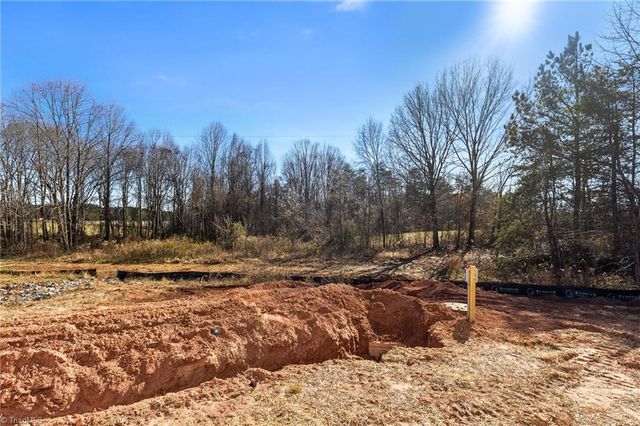 119 Indian Wells Court, Harmony, NC 28634