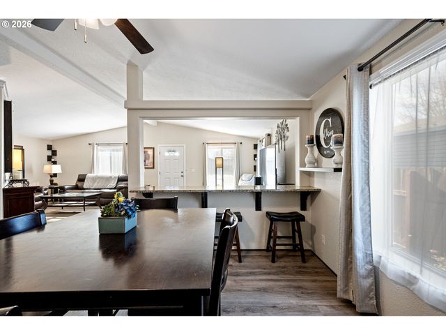 1307 BRAMBLEWOOD Ln, Eugene, OR 97404