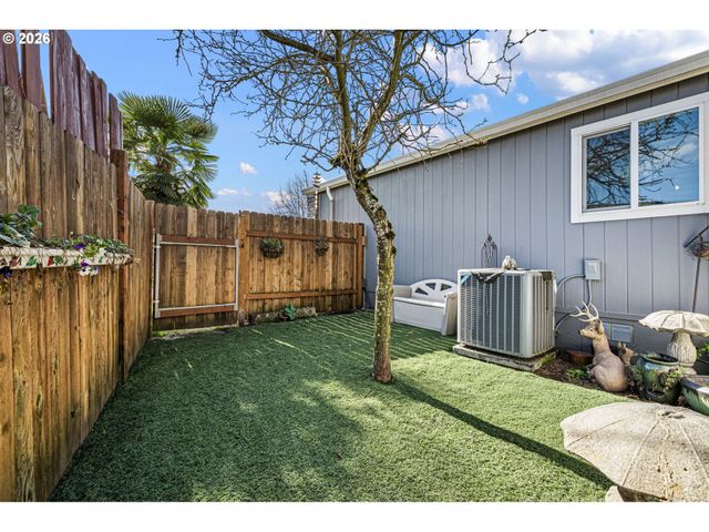 1307 BRAMBLEWOOD Ln, Eugene, OR 97404