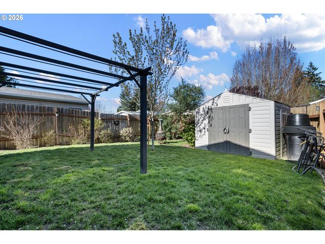 1307 BRAMBLEWOOD Ln, Eugene, OR 97404