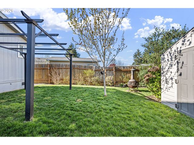 1307 BRAMBLEWOOD Ln, Eugene, OR 97404