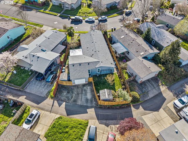 1307 BRAMBLEWOOD Ln, Eugene, OR 97404