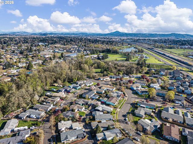 1307 BRAMBLEWOOD Ln, Eugene, OR 97404