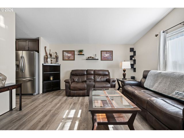 1307 BRAMBLEWOOD Ln, Eugene, OR 97404