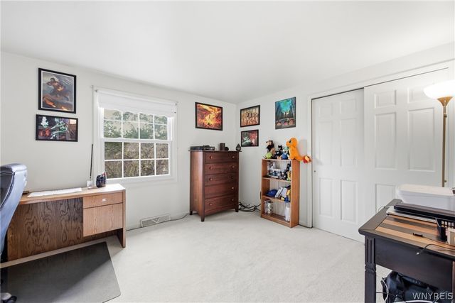 202 Oakbrook Drive, Amherst, NY 14221
