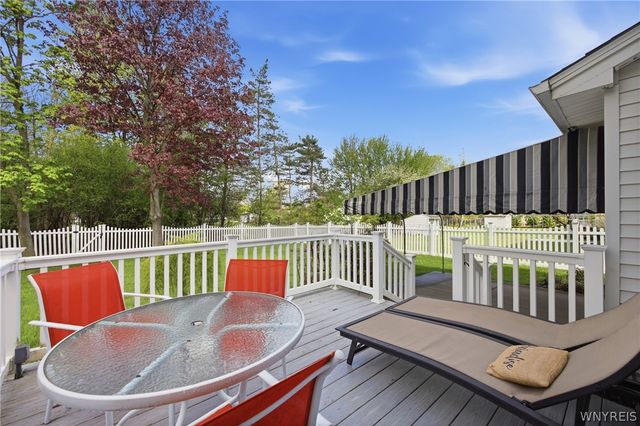 202 Oakbrook Drive, Amherst, NY 14221