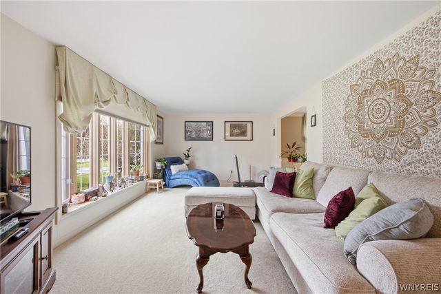 202 Oakbrook Drive, Amherst, NY 14221