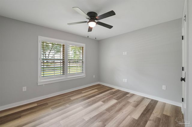 4986 Guernsey Rd, Pace, FL 32571