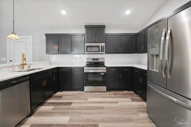 4986 Guernsey Rd, Pace, FL 32571