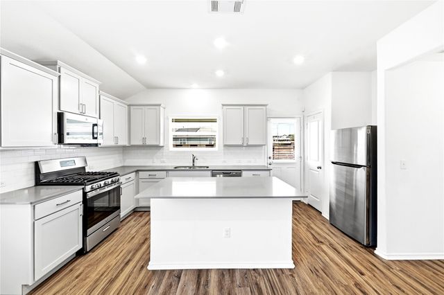 388 Barcelona, Kyle, TX 78640