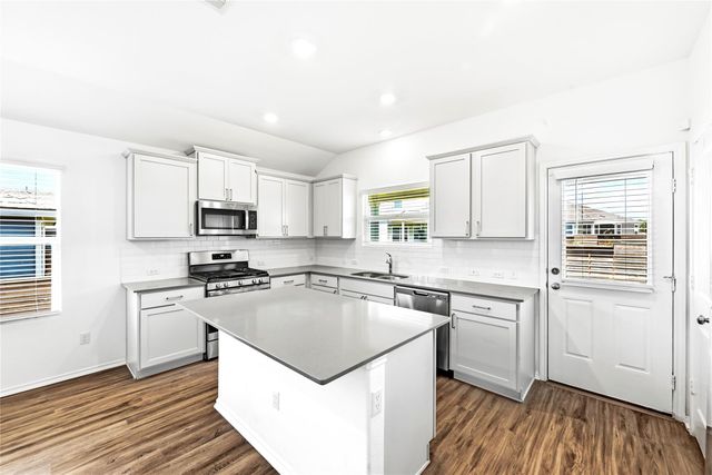 388 Barcelona, Kyle, TX 78640