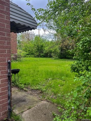 16200 Lawton Street, Detroit, MI 48221