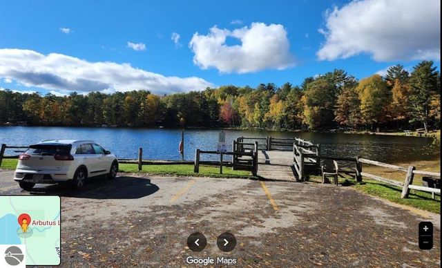 1028 Rasho Road, Traverse City, MI 49686