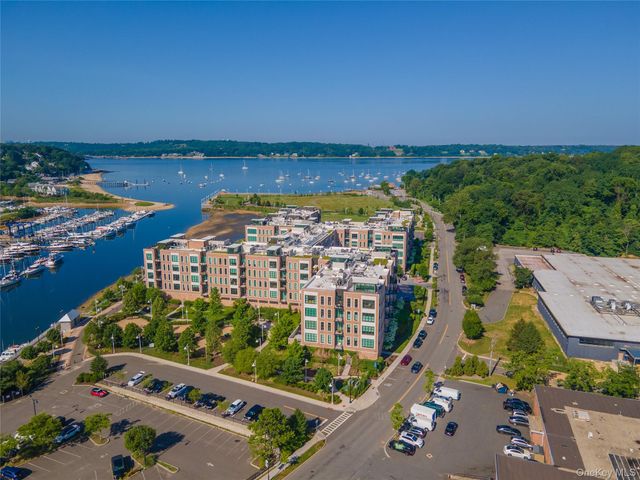 100 Garvies Point Road 1024, Glen Cove, NY 11542