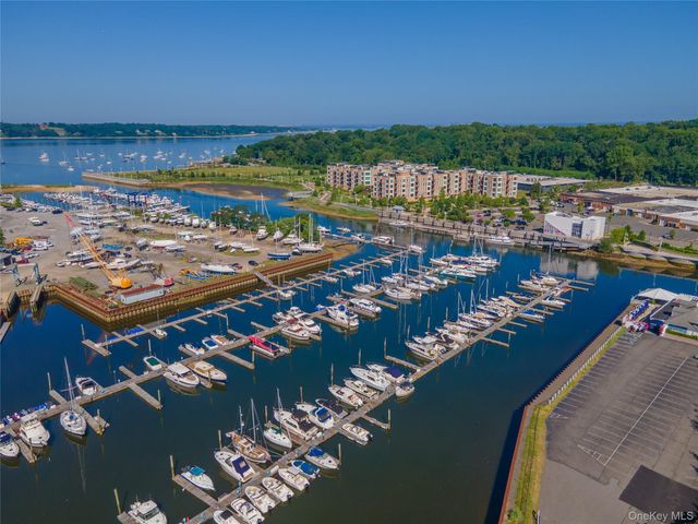 100 Garvies Point Road 1024, Glen Cove, NY 11542