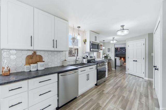 11233 Shalimar Drive, Fort Wayne, IN 46845