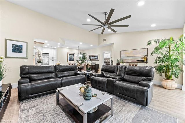 104 Siena WAY # 1405, Naples, FL 34119