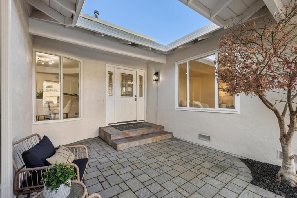 Image 4 of property listing at 876 Lurline Drive, Foster City, CA 94404