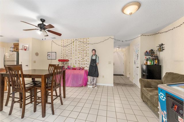 3025 W UNIVERSITY AVENUE, Gainesville, FL 32607