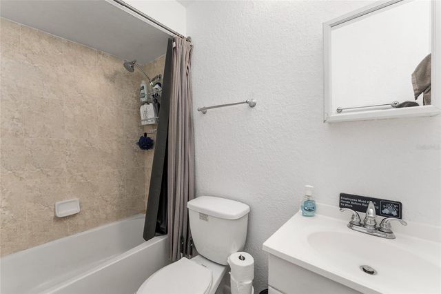 3025 W UNIVERSITY AVENUE, Gainesville, FL 32607