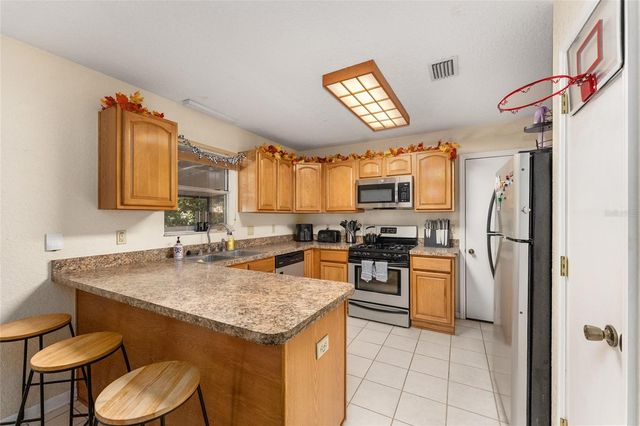 3025 W UNIVERSITY AVENUE, Gainesville, FL 32607