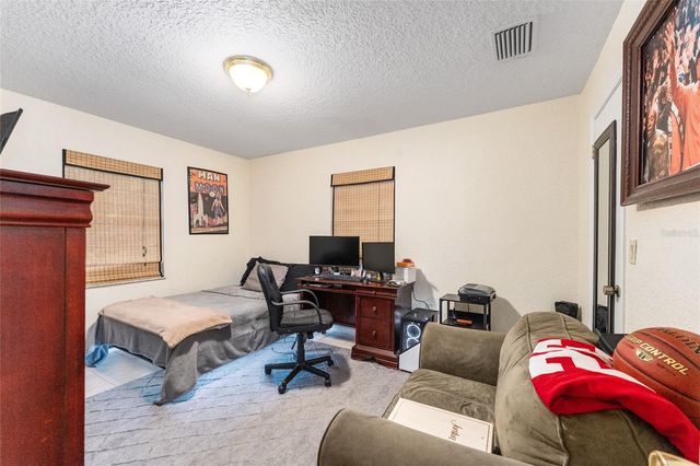 3025 W UNIVERSITY AVENUE, Gainesville, FL 32607