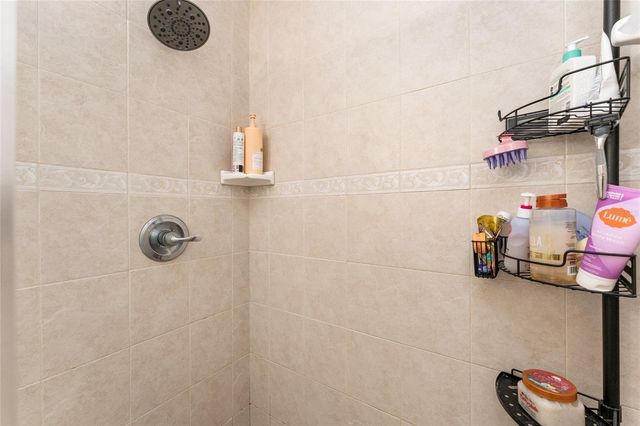 3025 W UNIVERSITY AVENUE, Gainesville, FL 32607