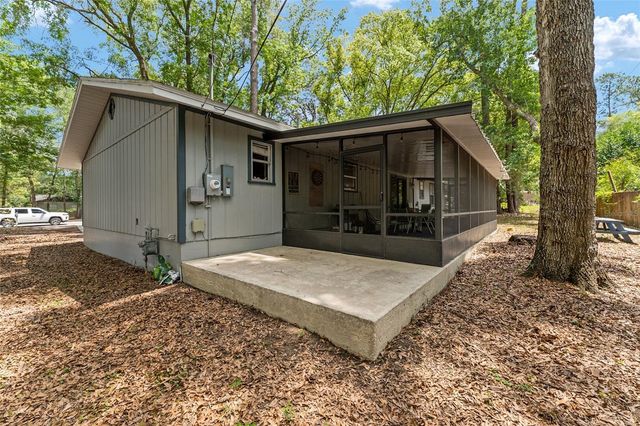 3025 W UNIVERSITY AVENUE, Gainesville, FL 32607